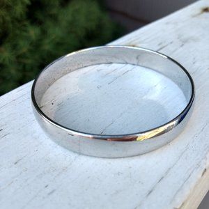 Silver bangle bracelet